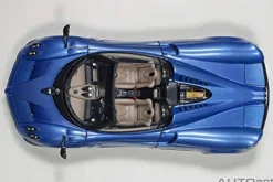 AUTOart Pagani Huayra Roadster Blu Tricolore Carbon Fiber 1:18 Blue